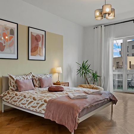 Ultracentral Dreamland Apartment 3 Bdrm Bukares Bagian luar foto