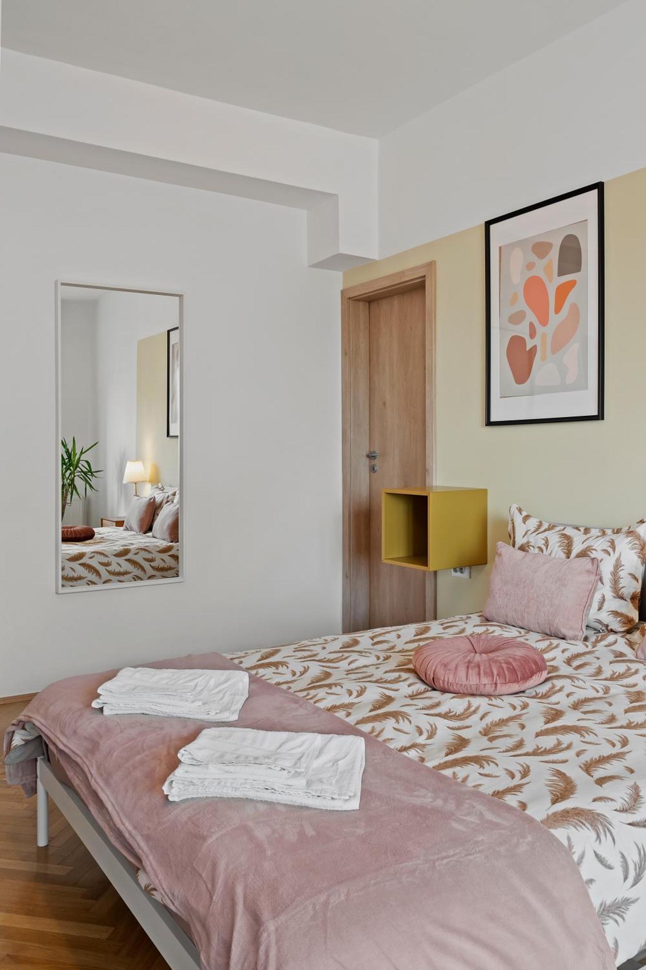 Ultracentral Dreamland Apartment 3 Bdrm Bukares Bagian luar foto