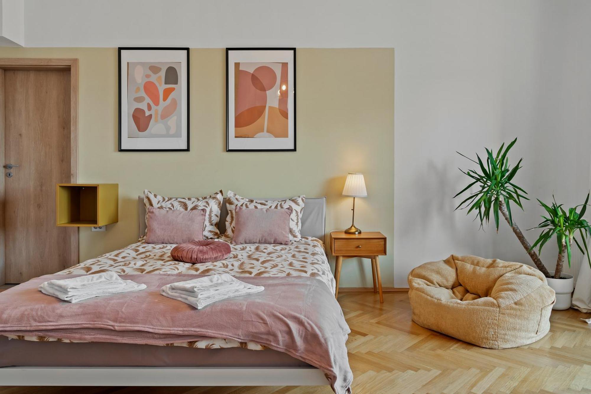 Ultracentral Dreamland Apartment 3 Bdrm Bukares Bagian luar foto