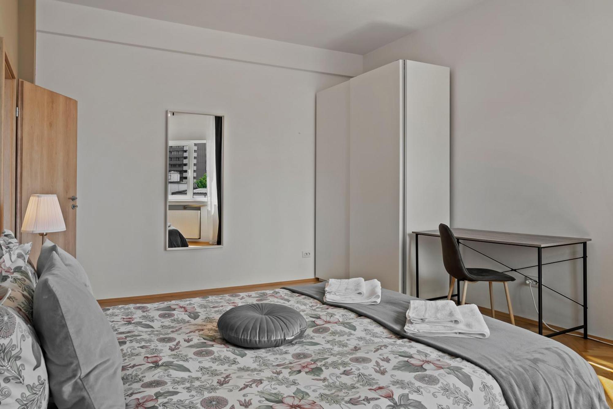 Ultracentral Dreamland Apartment 3 Bdrm Bukares Bagian luar foto