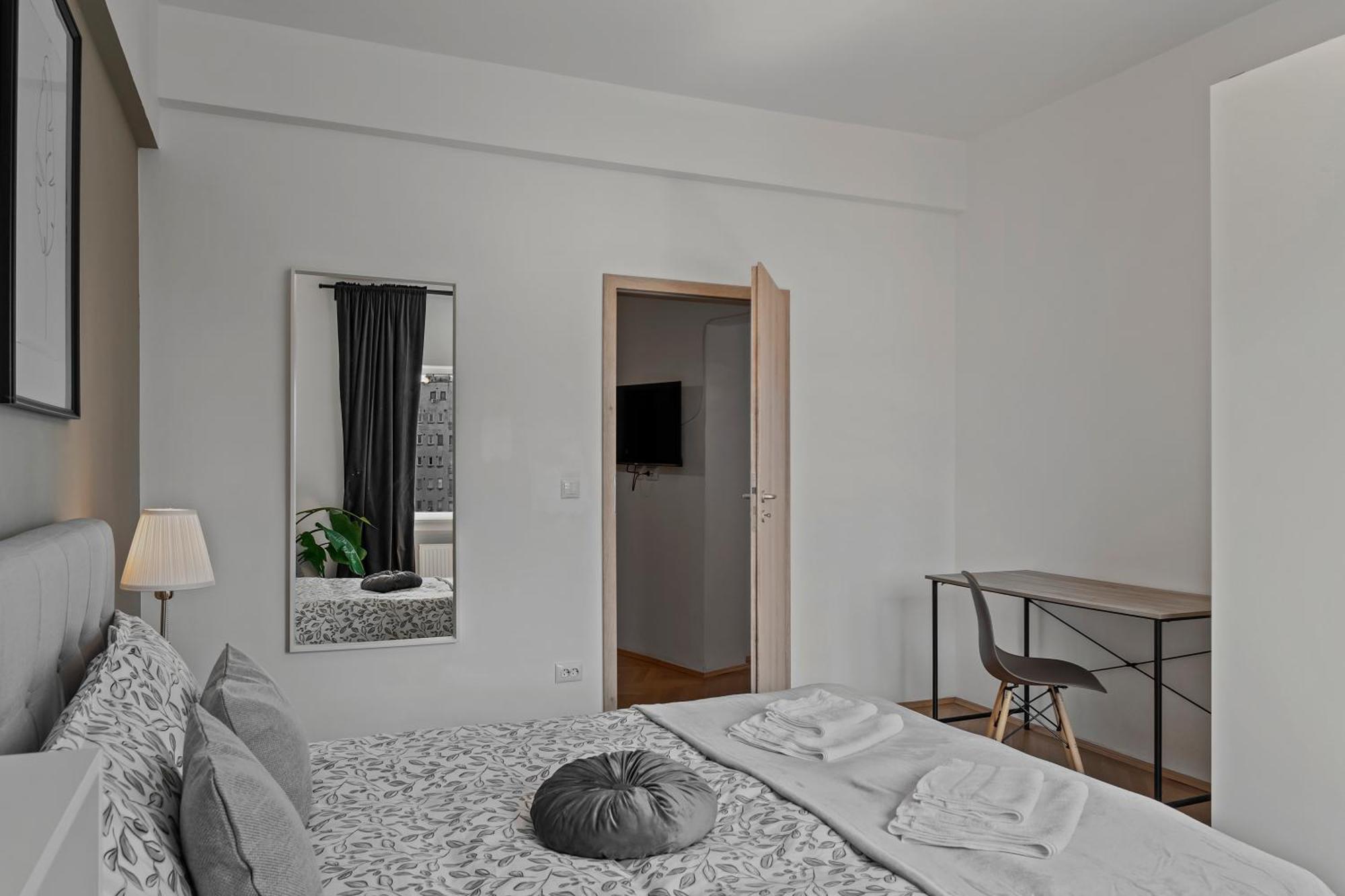 Ultracentral Dreamland Apartment 3 Bdrm Bukares Bagian luar foto