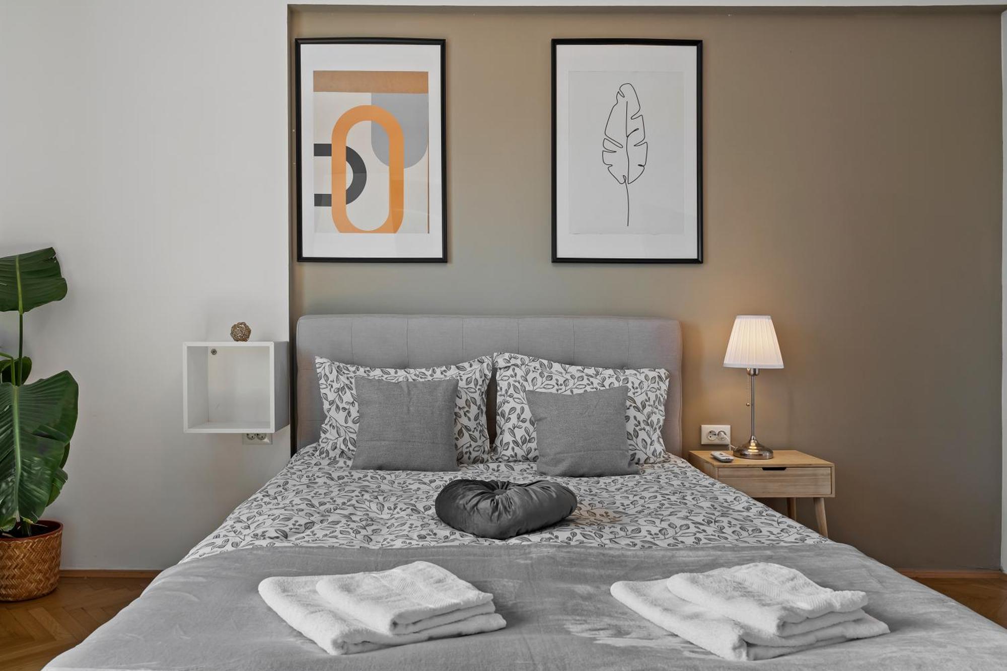 Ultracentral Dreamland Apartment 3 Bdrm Bukares Bagian luar foto